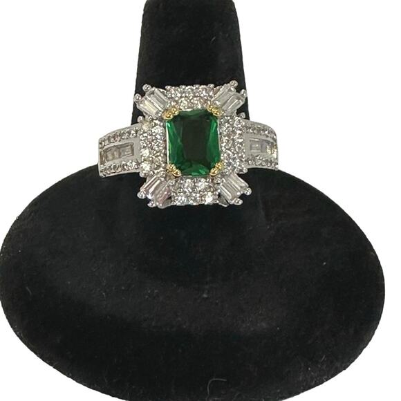 New 925 stamped silver ring. Square simulated emerald with zirconia halo 7 - 9 - Picture 4 of 6